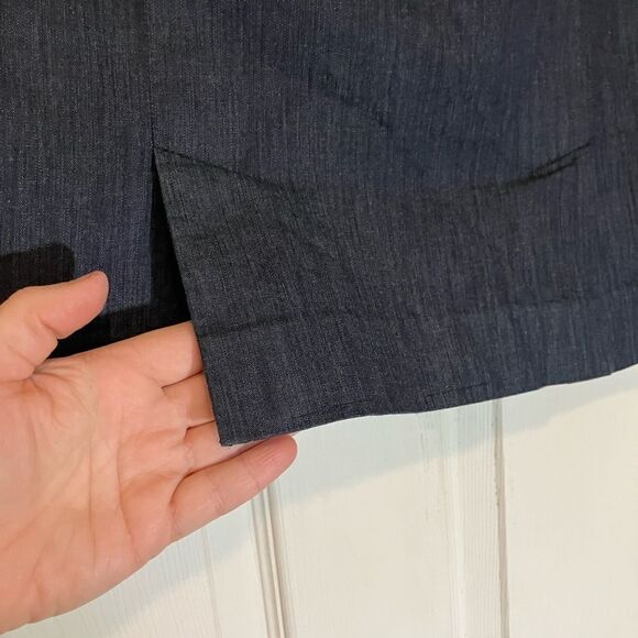 Loft, jean skirt, two slits in the back, dark wash, excellent condition, size 8P - Picture 3 of 7